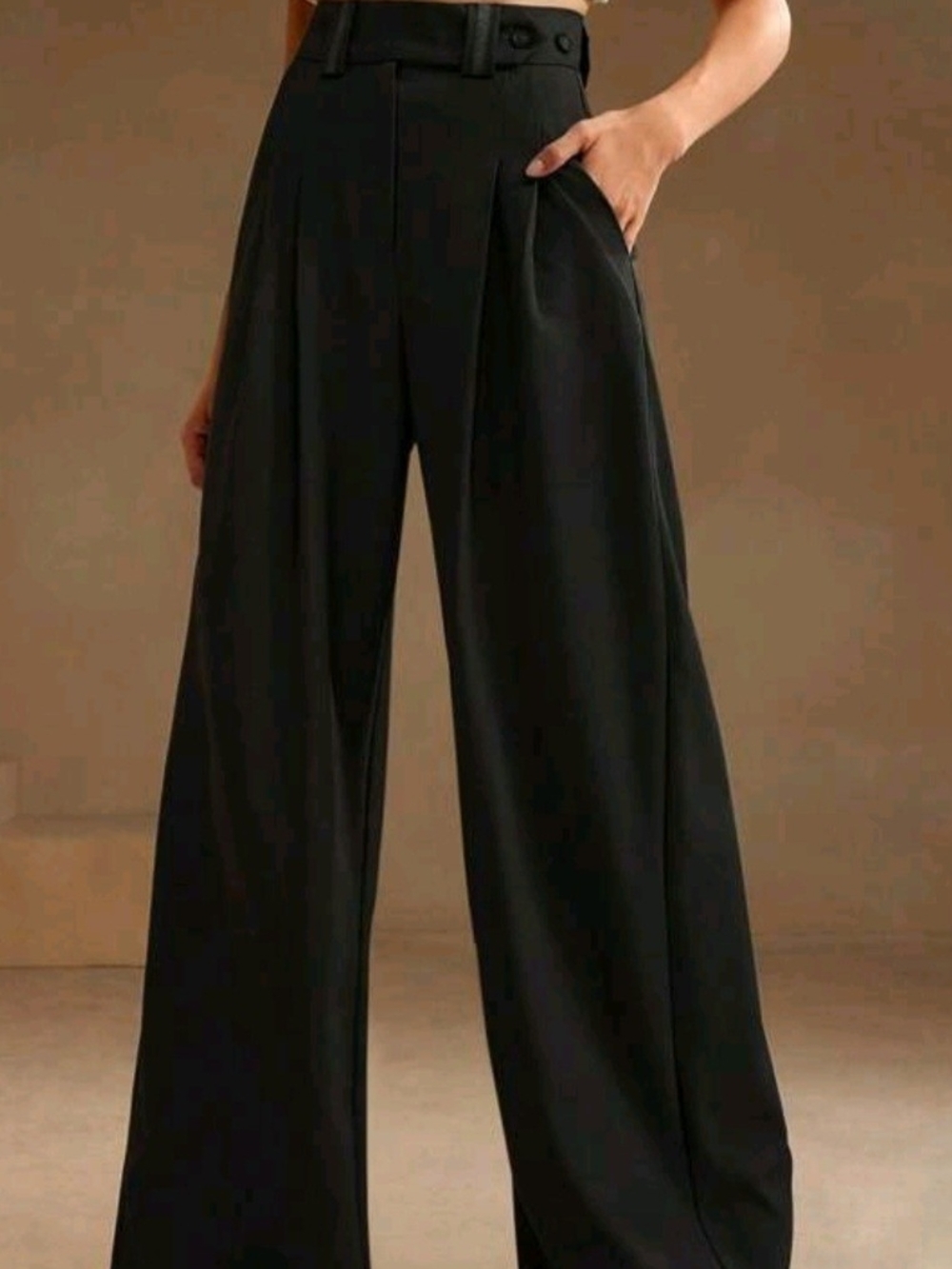 Wide-Leg High-Waist Black Trousers with Pleated Detail